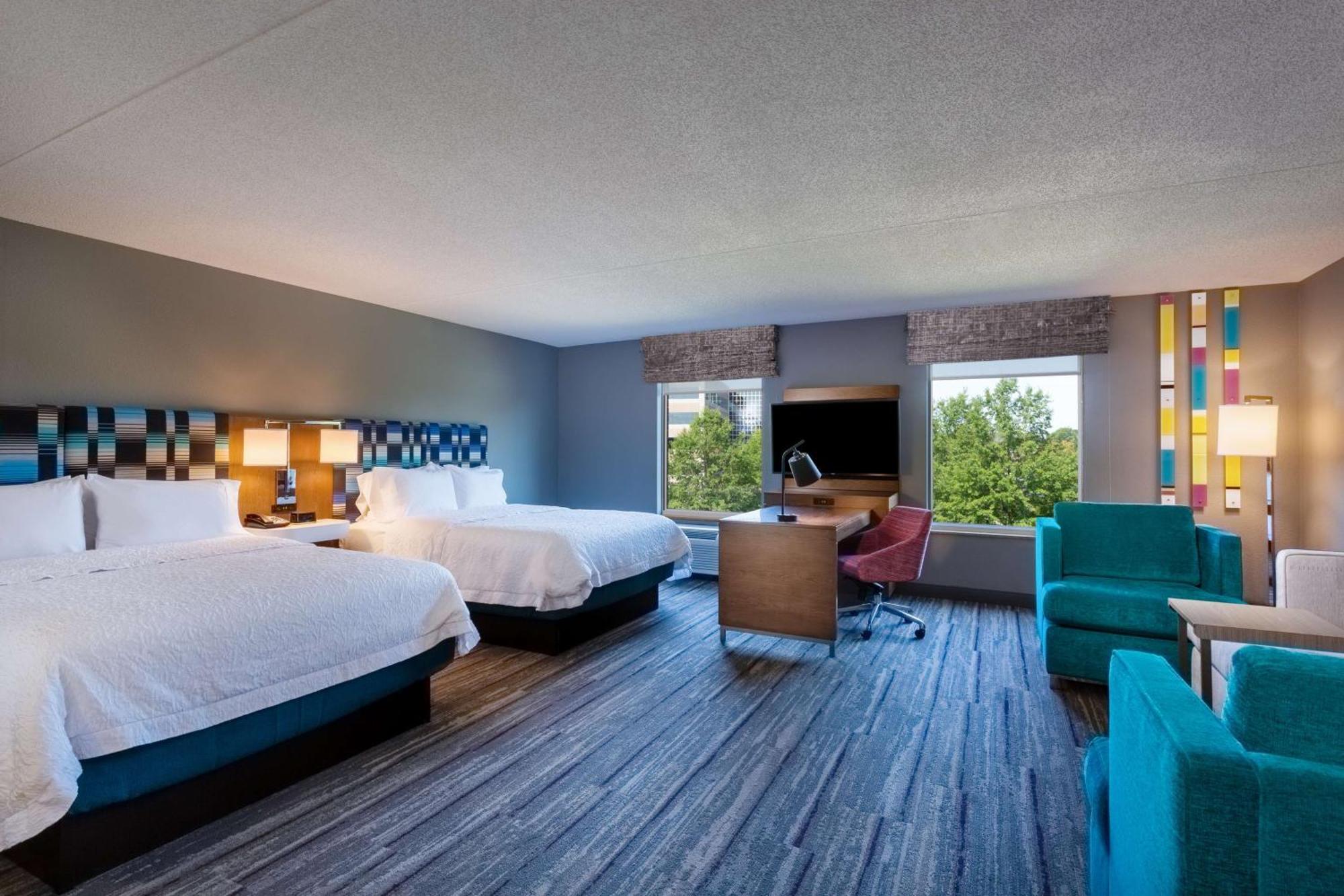 Hampton Inn & Suites Herndon-Reston Exterior photo