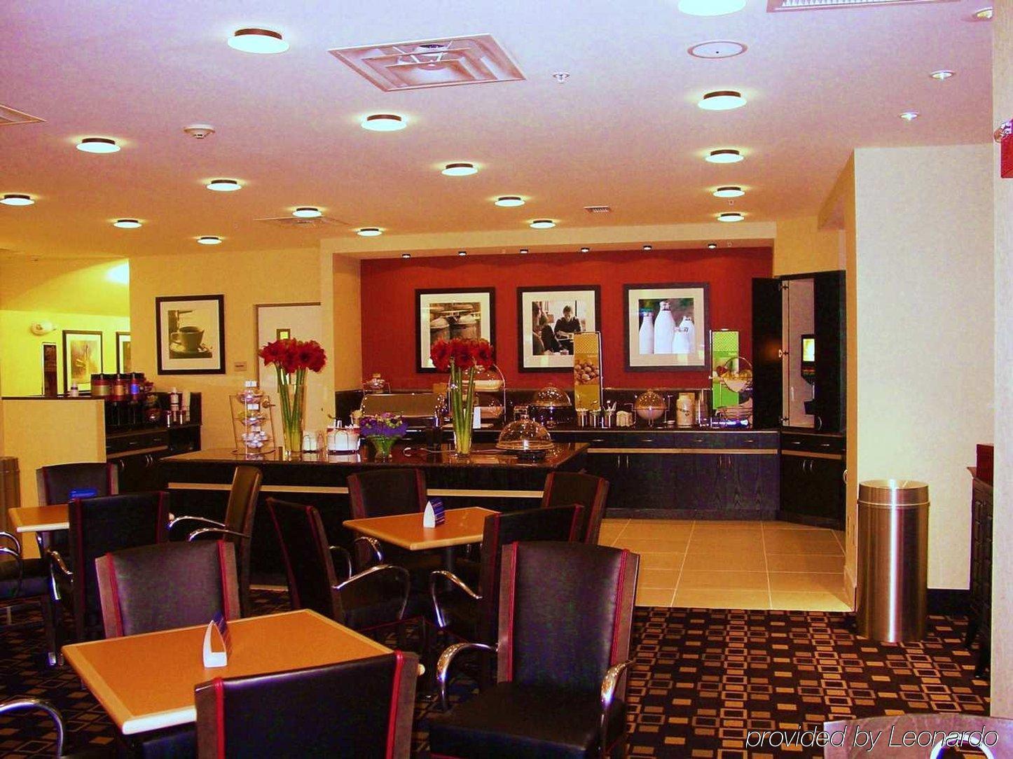 Hampton Inn & Suites Herndon-Reston Restaurant photo